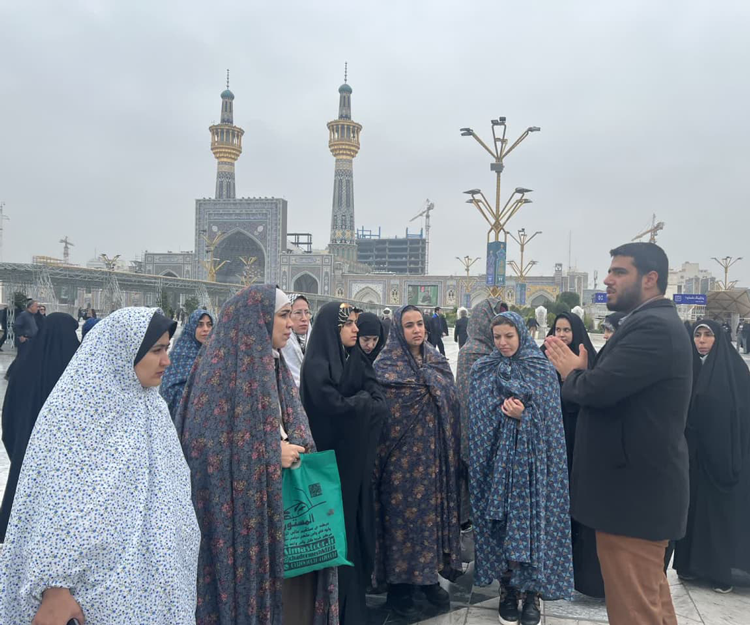 بازدید دانشجویان بین‌الملل دانشگاه تربیت مدرس از بخش‌های مختلف حرم مطهر رضوی