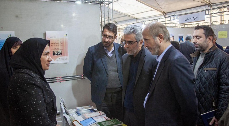 بازدید رییس دانشگاه از نمایشگاه دستاوردهای پژوهشی و فناوری دانشگاه تربیت مدرس